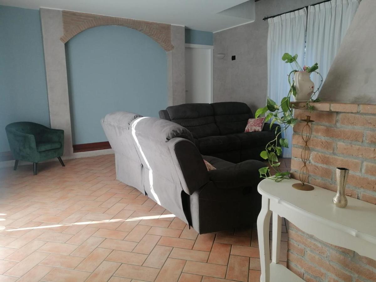 Lussuosa Villa Vicino Alla Stazione Caronno Pertusella Exterior photo
